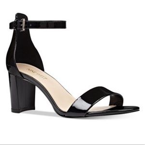 NWOT Nine West black patent block heel sandals